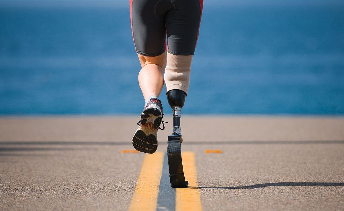 河南假肢廠家穿戴腿部假肢時這些事項要注意(圖1) 河南假肢廠家穿戴腿部假肢時這些事項要注意(圖1)